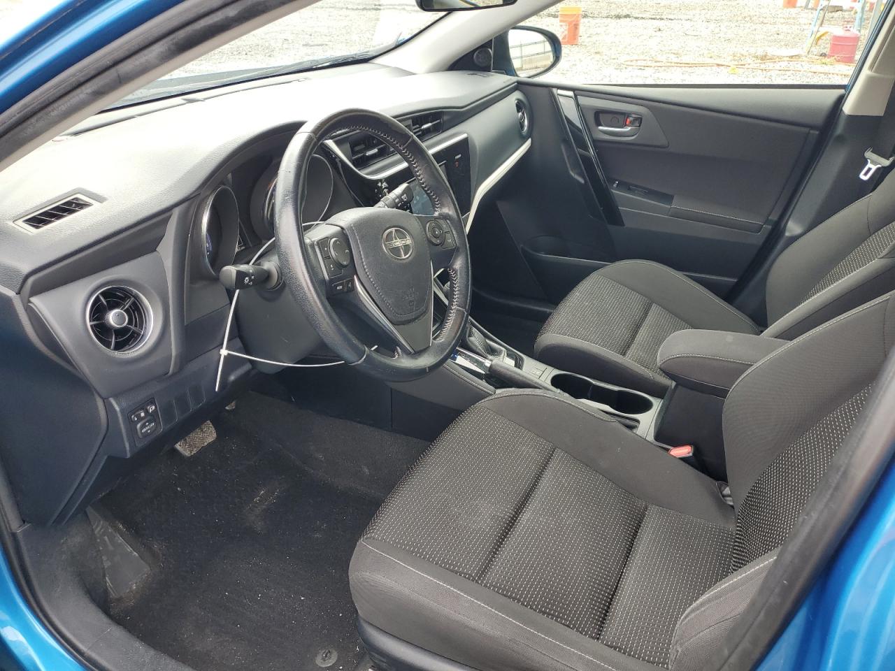 2016 Toyota iM - Image 7
