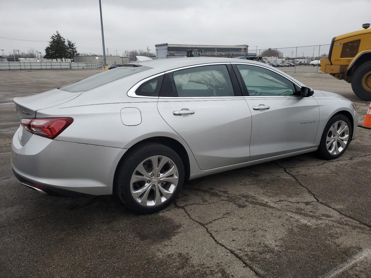 2019 Chevrolet Malibu - Image 3