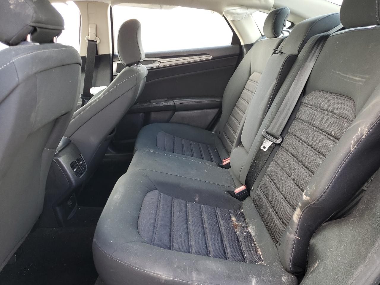 2020 Ford Fusion - Image 10