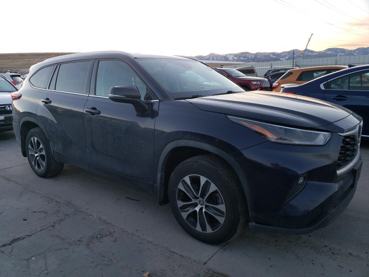 2021 Toyota Highlander - Image 4