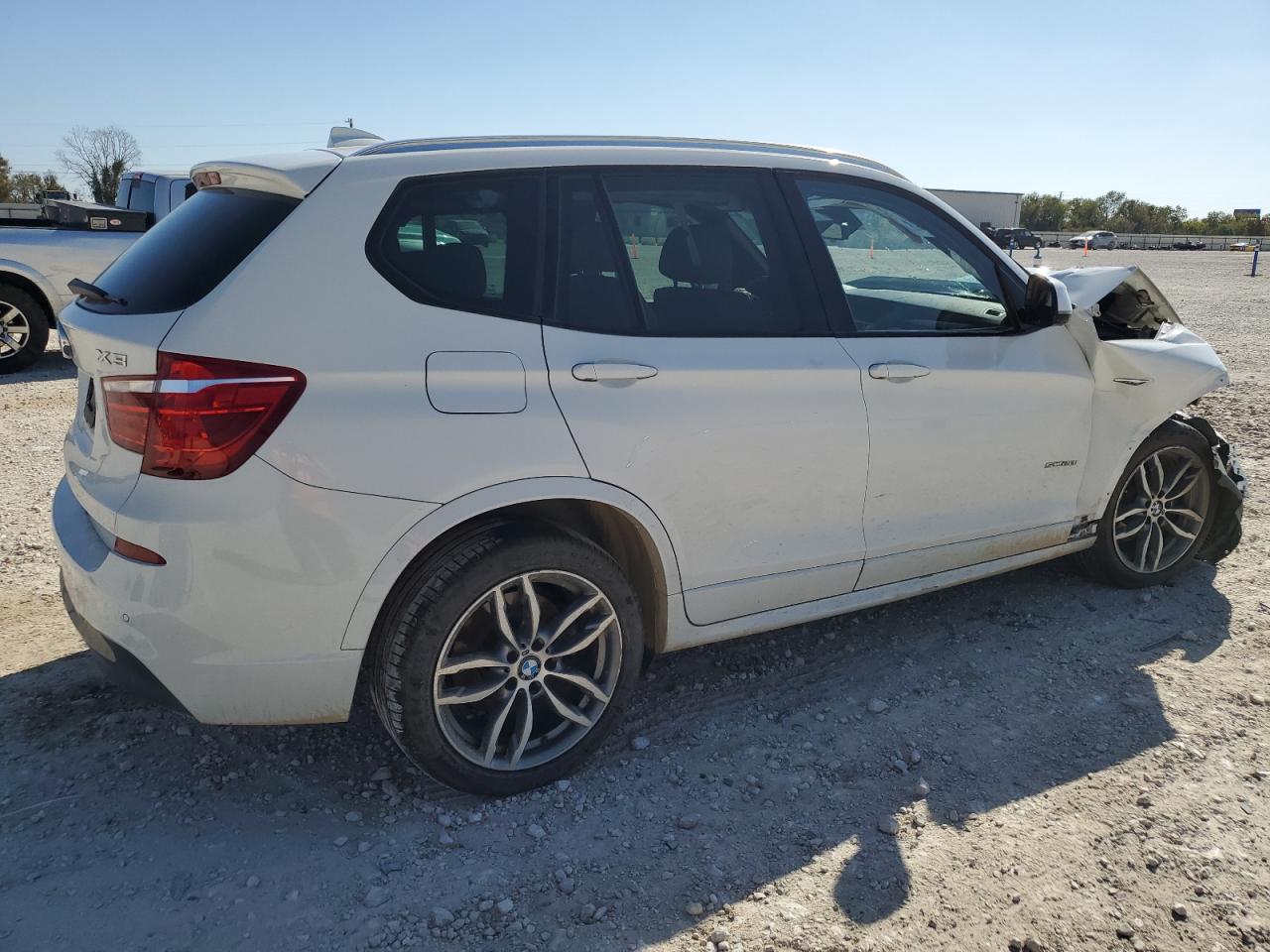 VIN 5UXWZ7C35H0V88678 2017 BMW X3 no.3