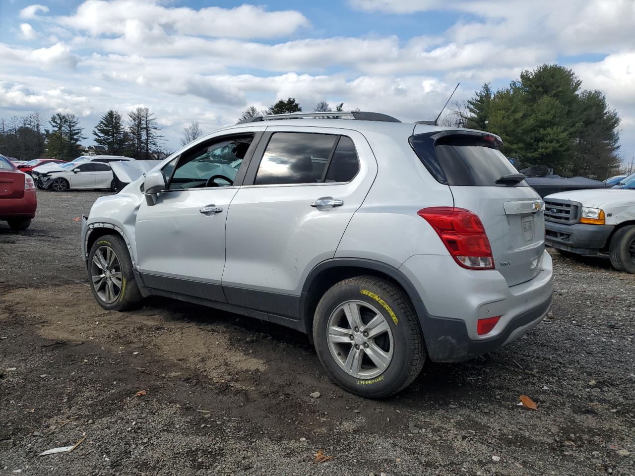 2020 Chevrolet Trax - Image 2