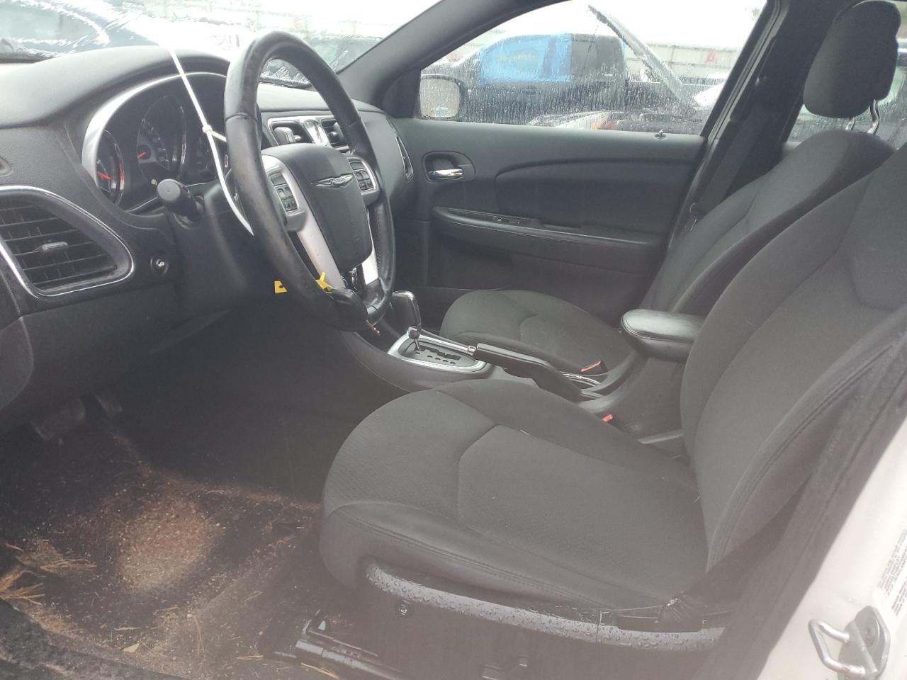 2011 Chrysler 200 - Image 7