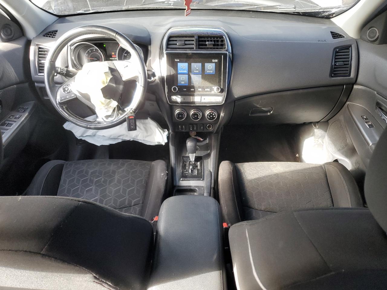 2021 Mitsubishi Outlander - Image 8