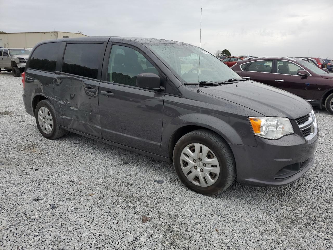 2019 Dodge Caravan - Image 4