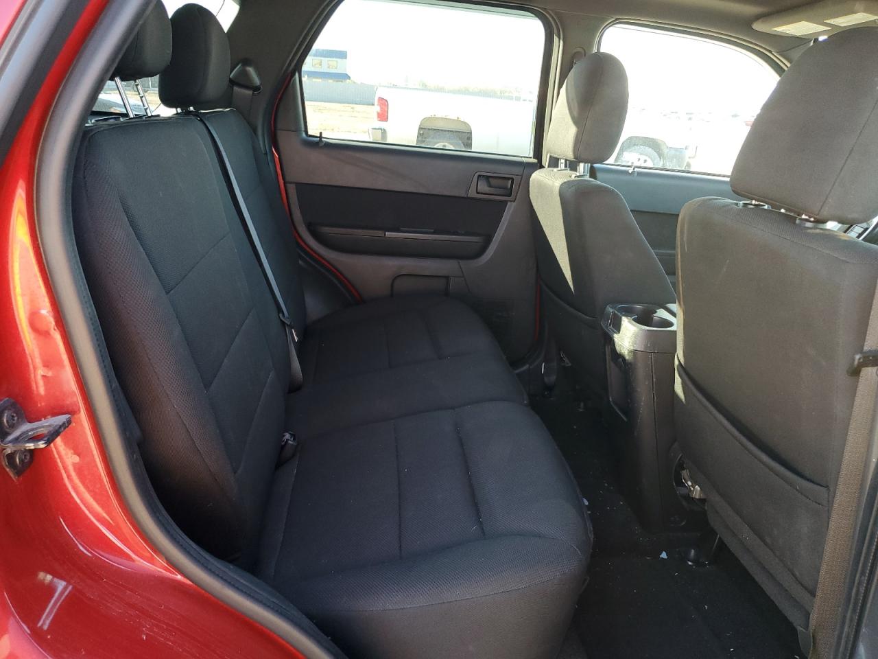 2010 Ford Escape - Image 11