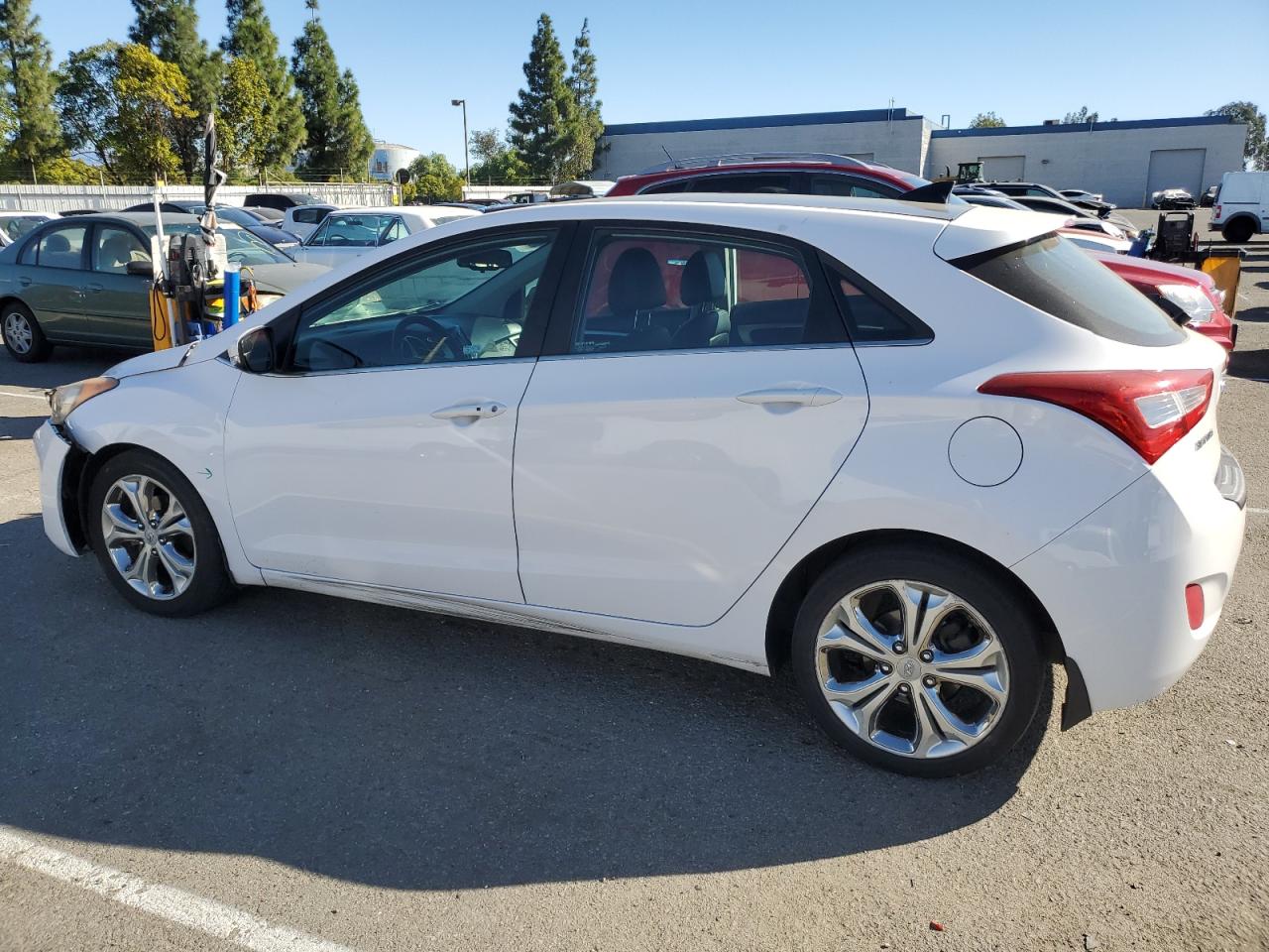 2014 Hyundai Elantra - Image 2