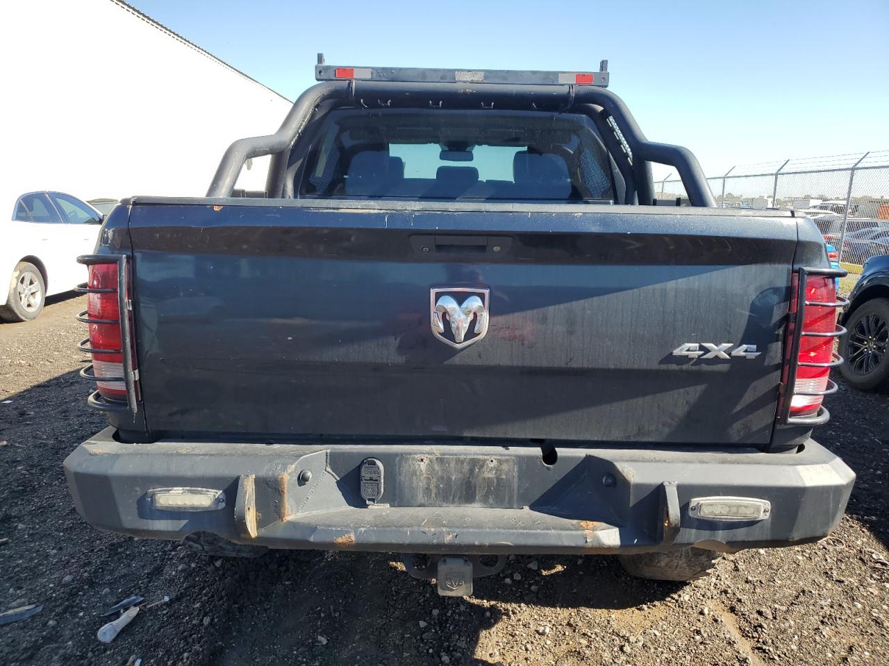 2015 Ram 1500 St VIN: 3C6RR7KT4FG517827 Lot: 81304214