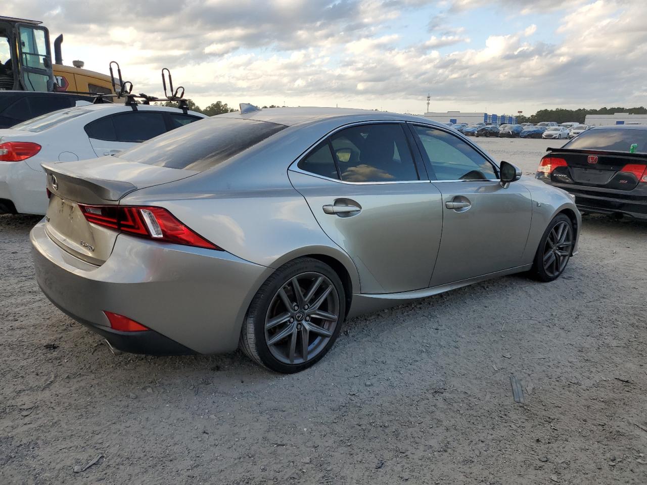 2015 Lexus IS - Image 3