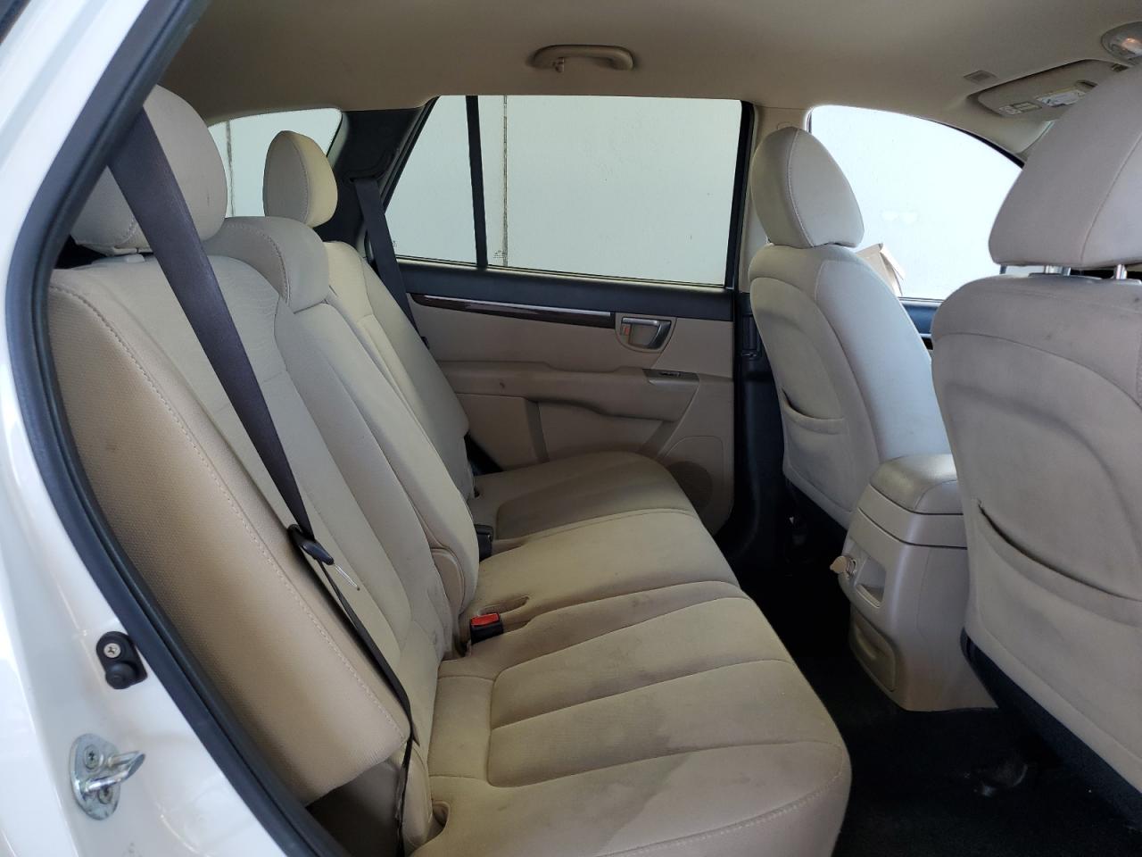 2010 Hyundai Santa Fe - Image 11