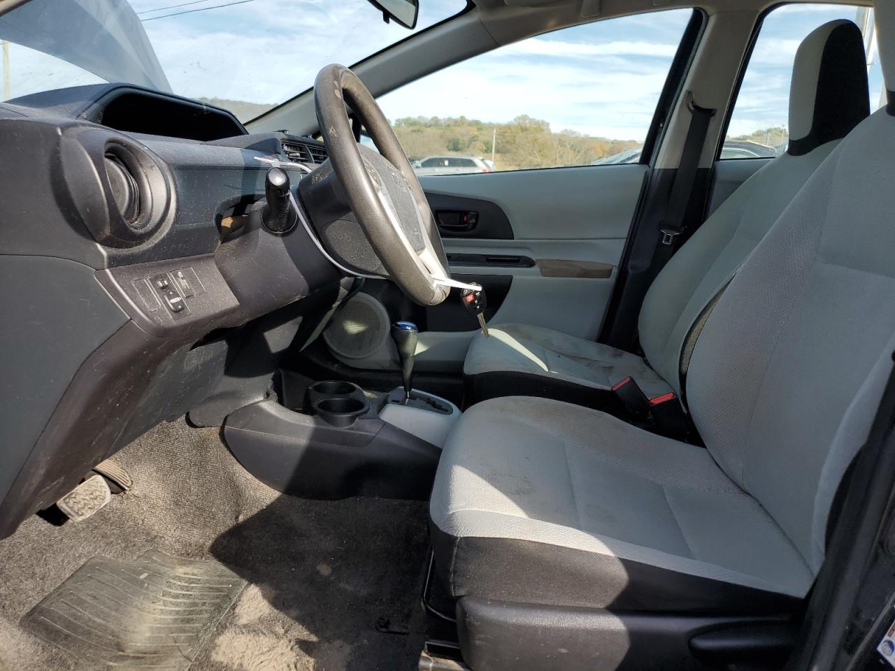2014 Toyota Prius - Image 7