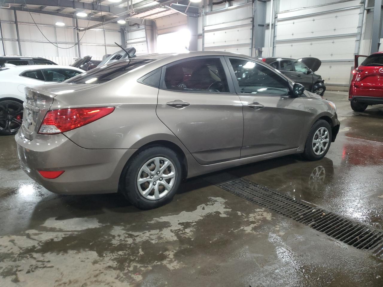 2013 Hyundai Accent - Image 3
