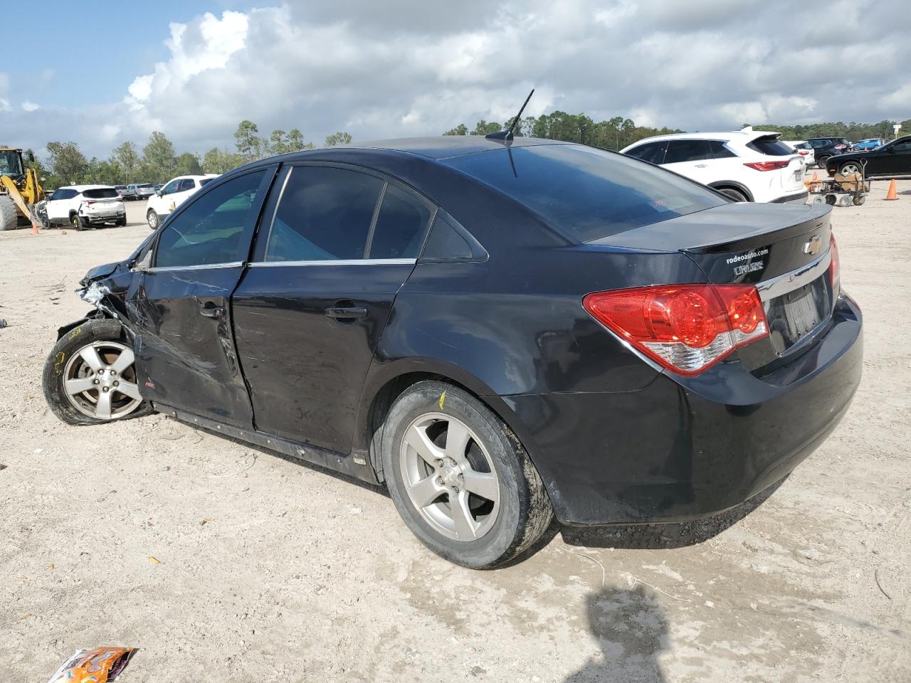 VIN 1G1PC5SB4E7311410 2014 CHEVROLET CRUZE no.2