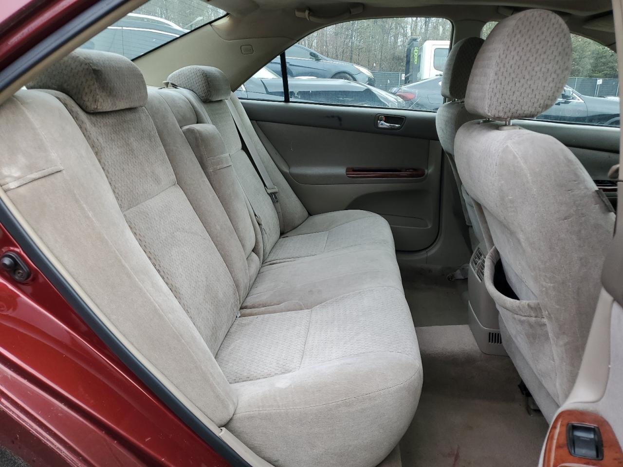 2004 Toyota Camry - Image 10