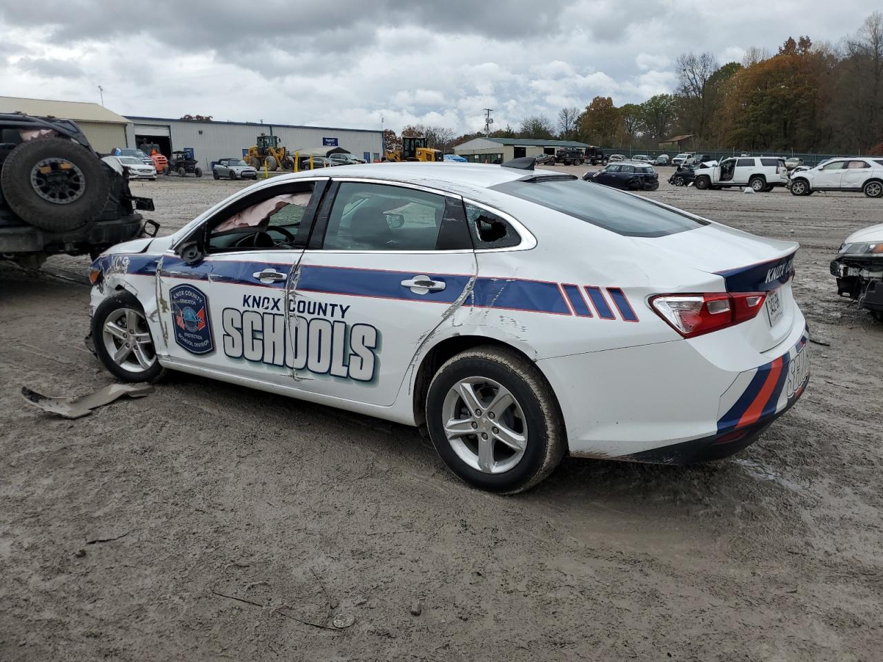 2022 Chevrolet Malibu - Image 2