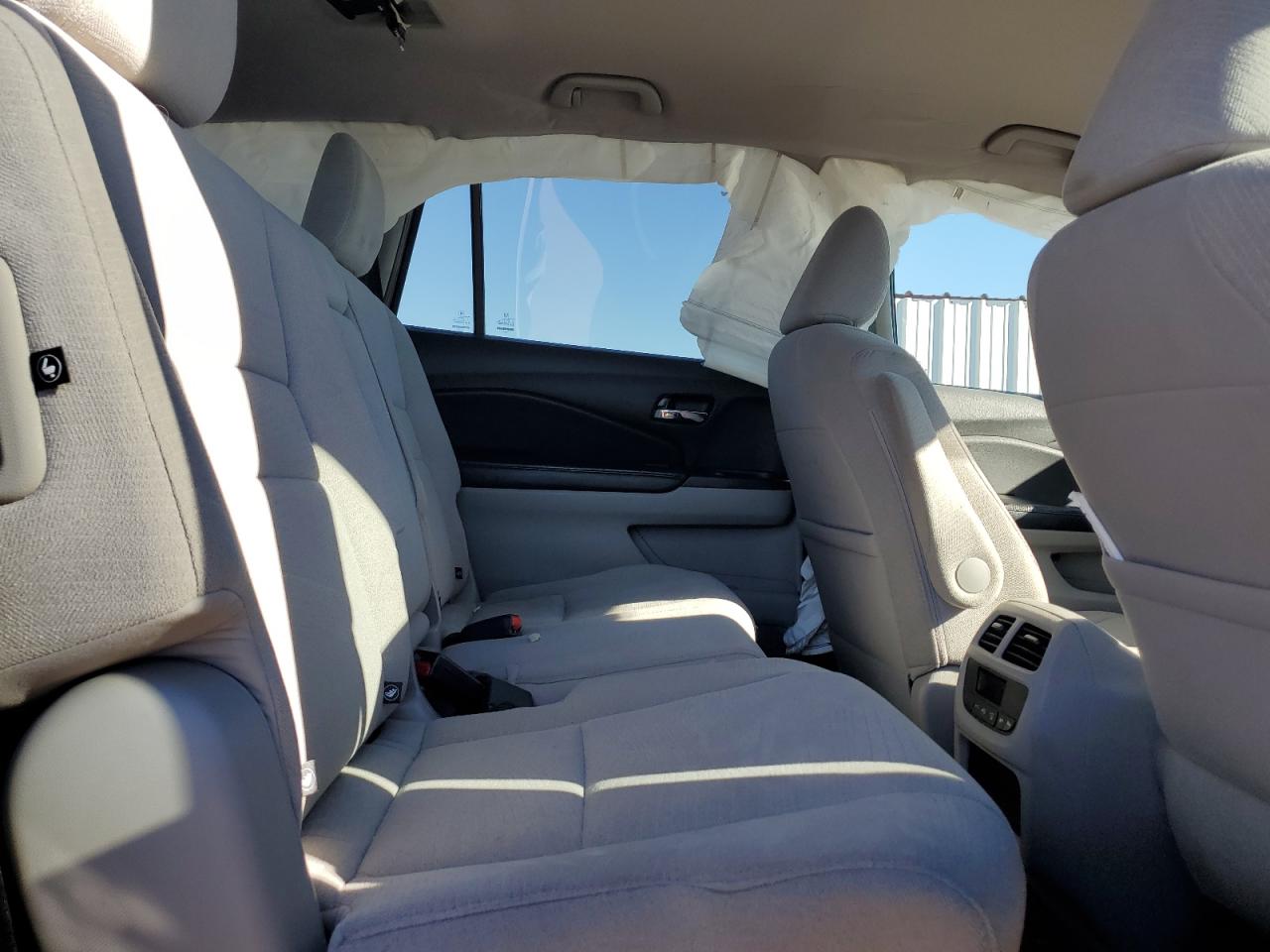 2016 Honda Pilot - Image 11