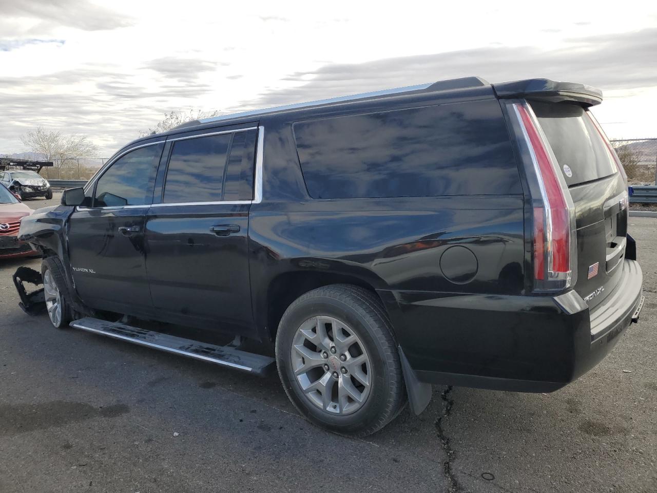 2017 GMC Yukon - Image 2