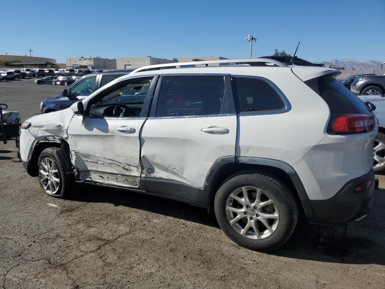 2017 Jeep Grand Cherokee - Image 2