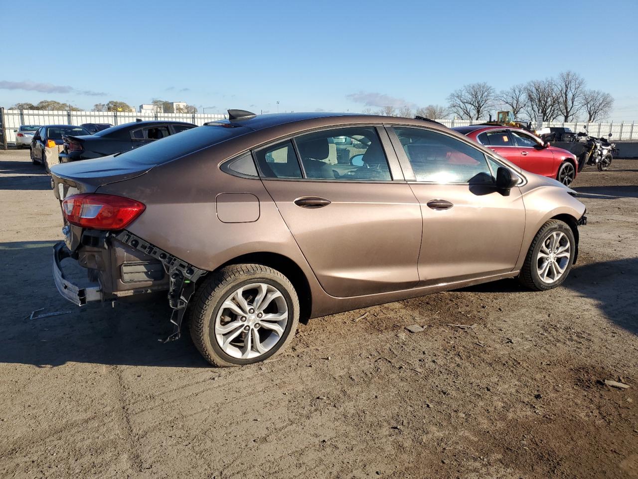 2019 Chevrolet Cruze - Image 3