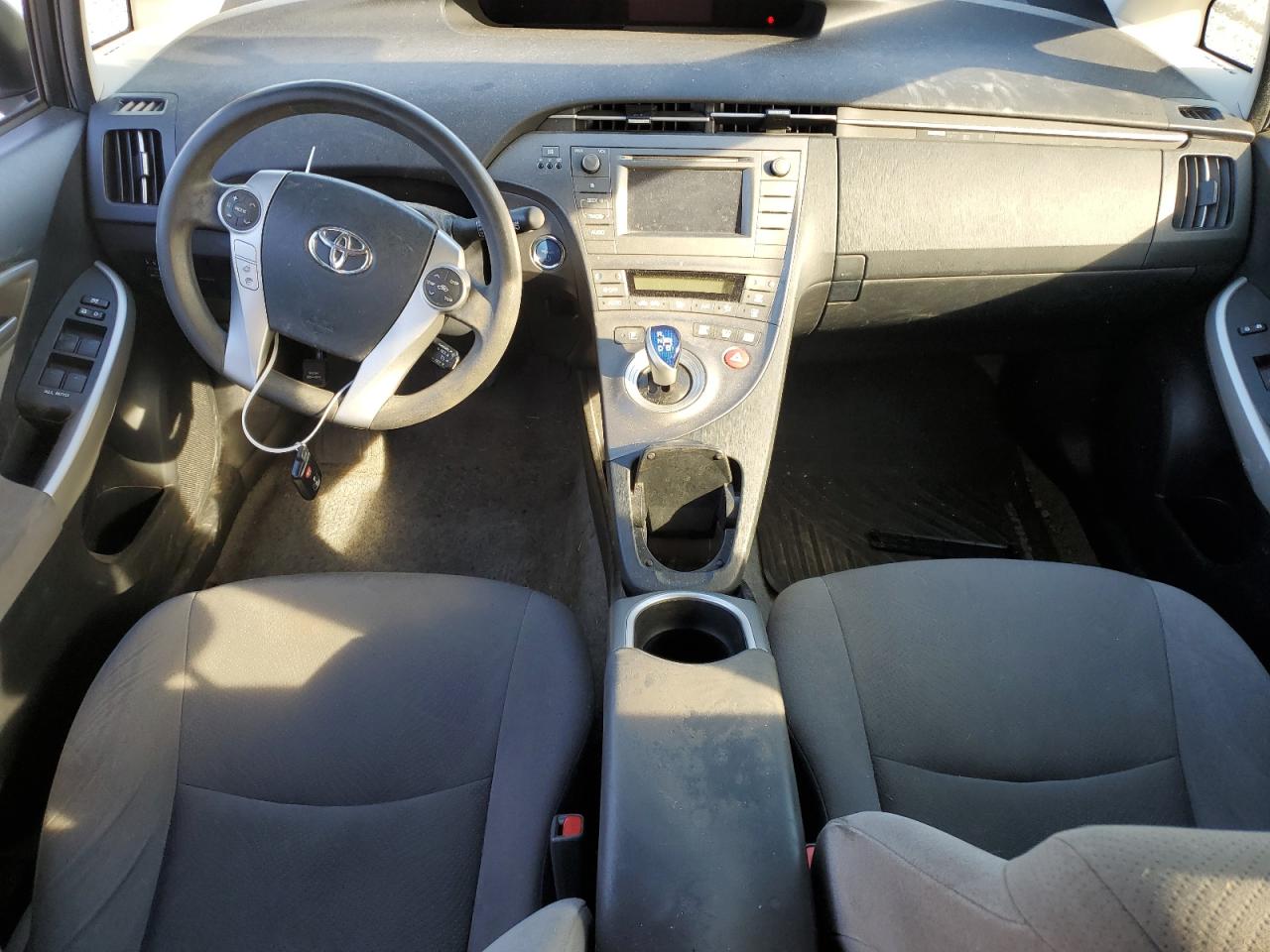 2015 Toyota Prius - Image 8