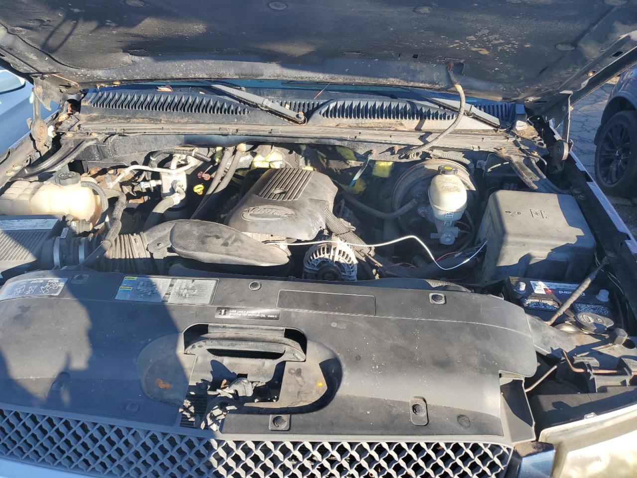 2005 Chevrolet Silverado - Image 11