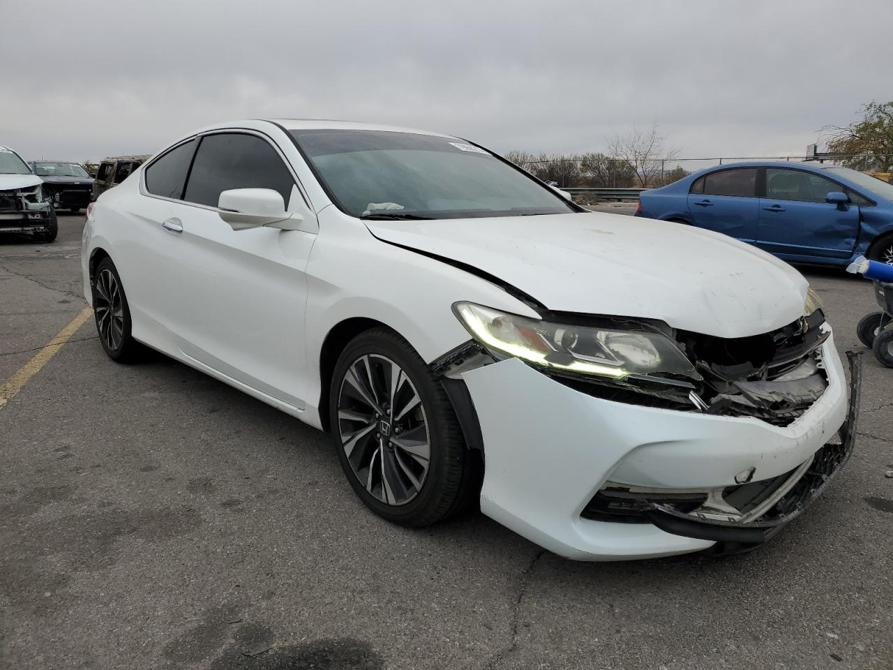 VIN 1HGCT1B80HA006904 2017 HONDA ACCORD no.4