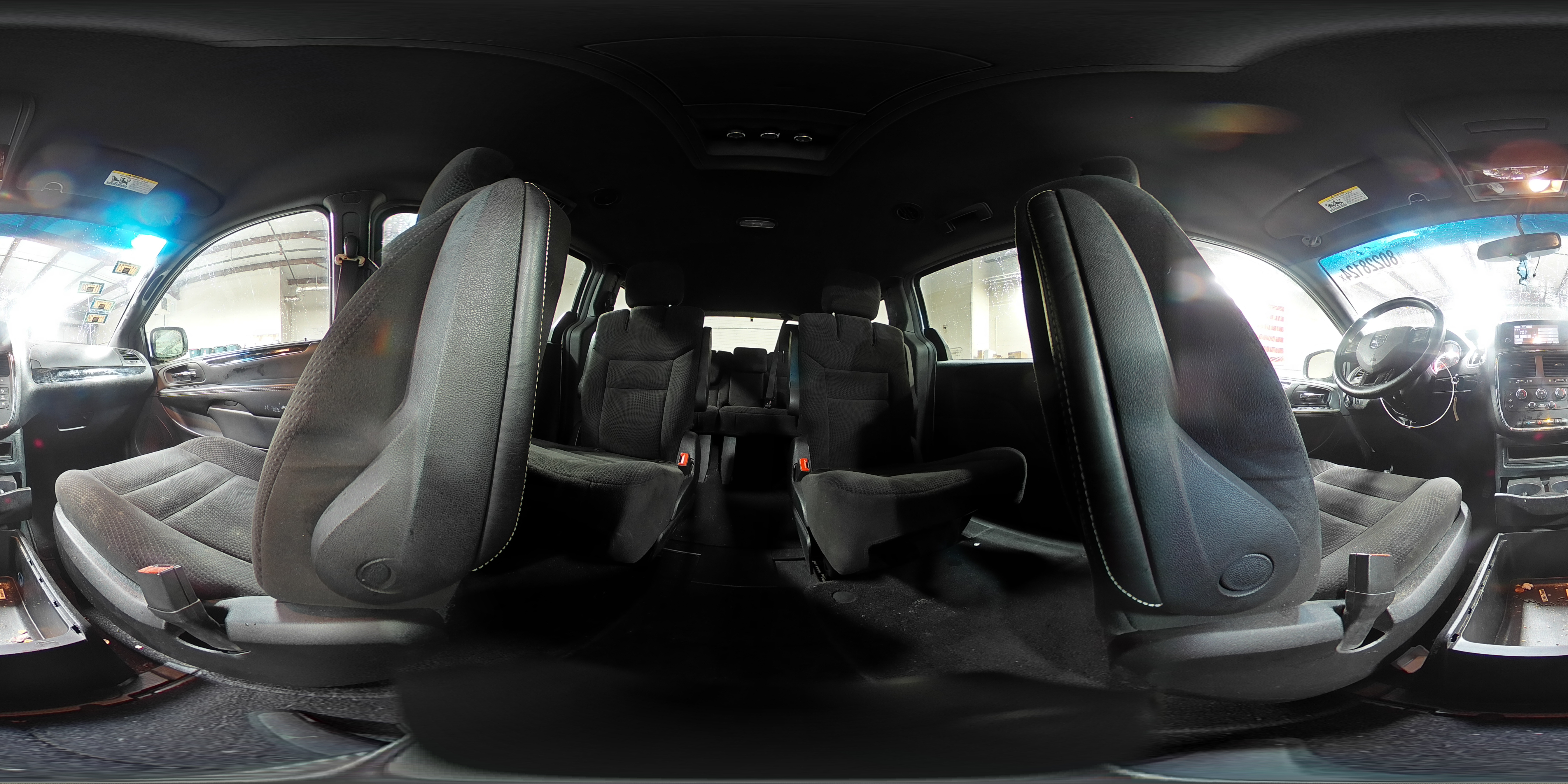 2017 Dodge Caravan - Image 14