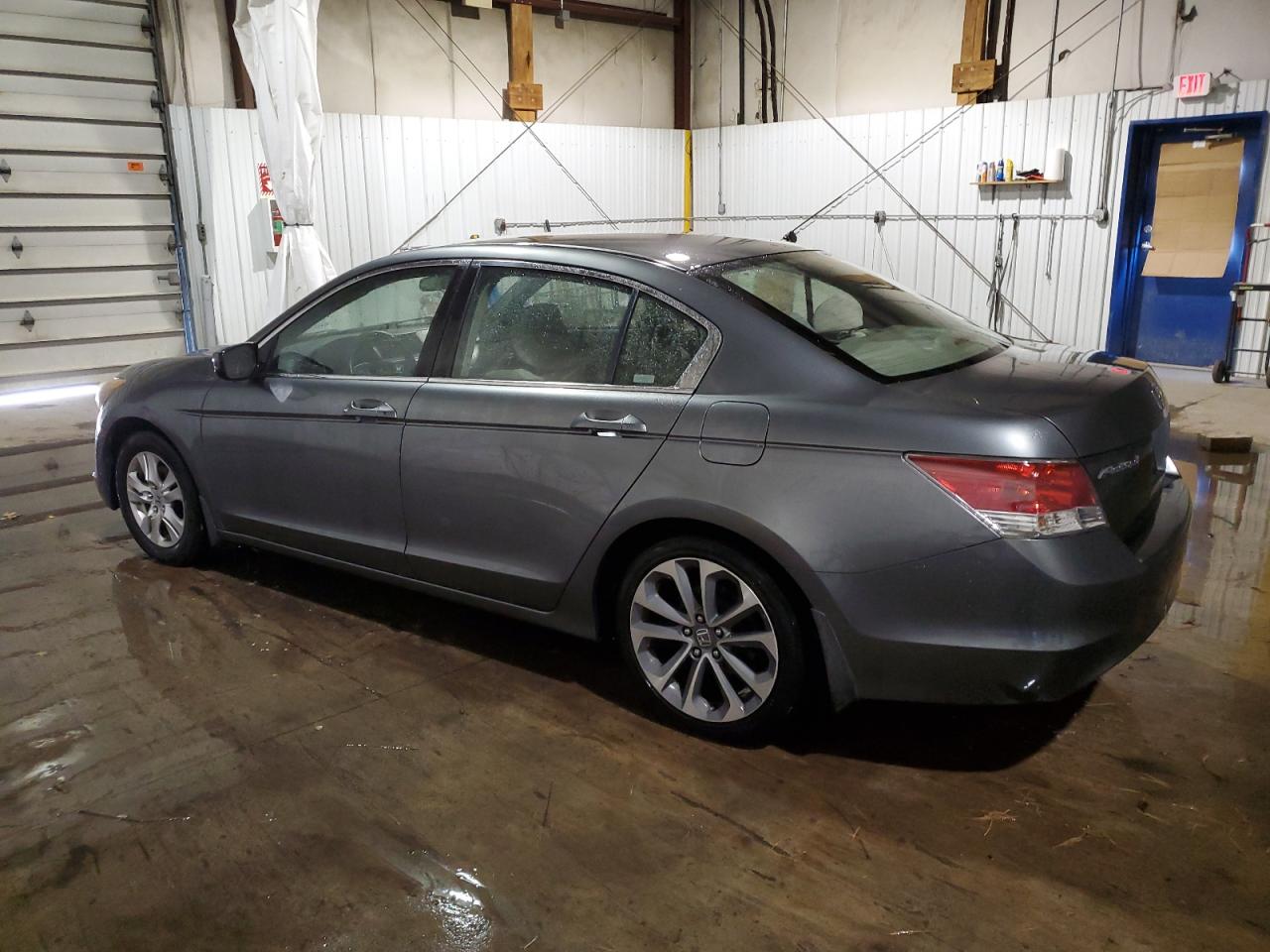 2009 Honda Accord - Image 2