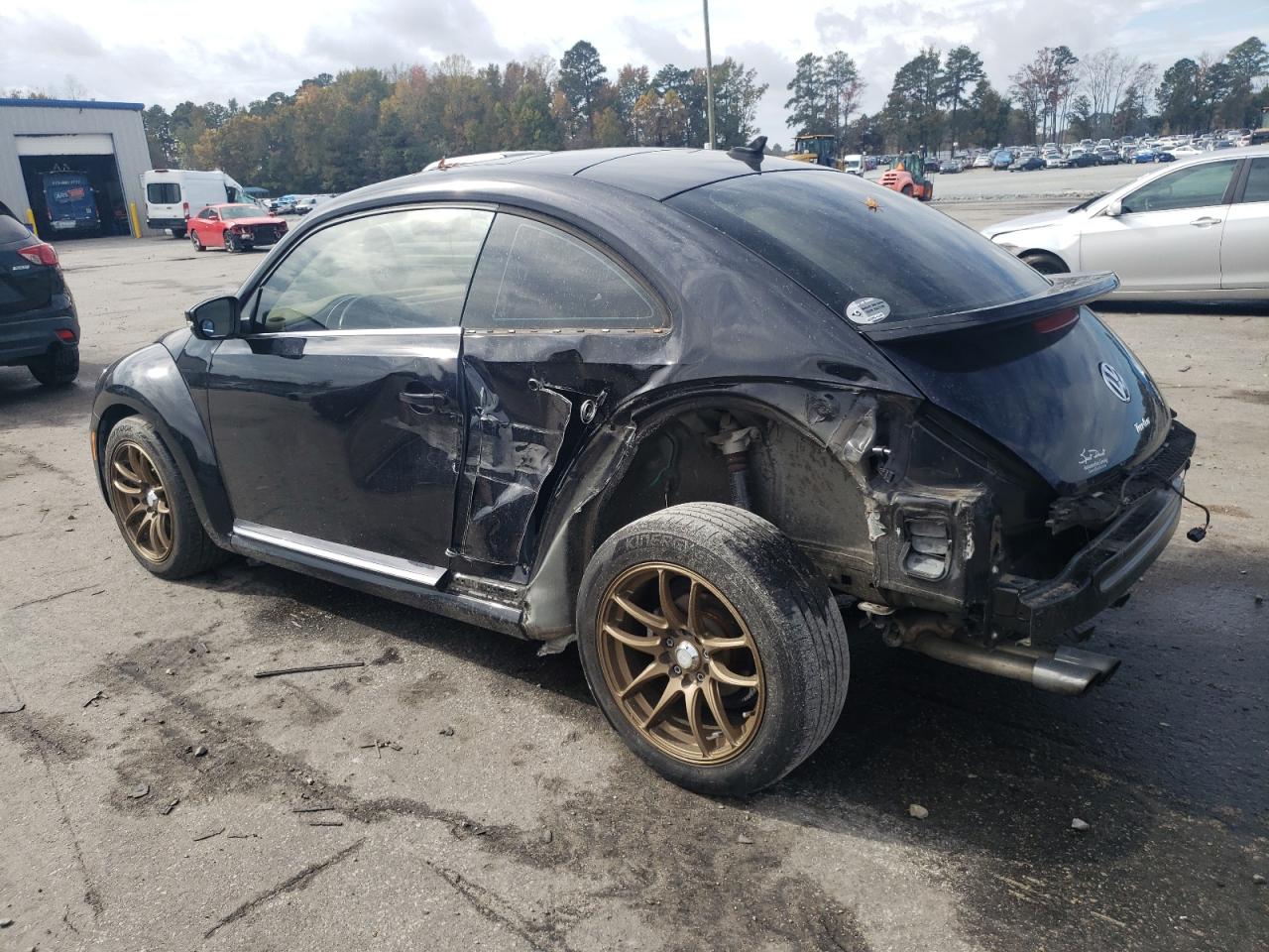 2018 Volkswagen Beetle - Image 2