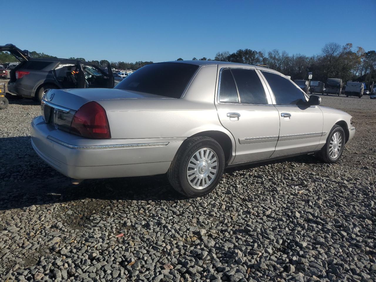 2006 Mercury Grand Marquis - Image 3