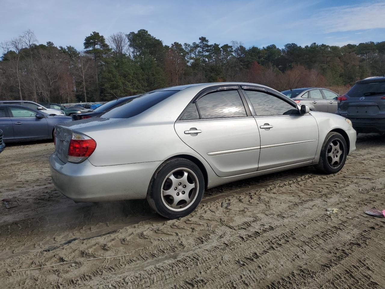 2005 Toyota Camry - Image 3