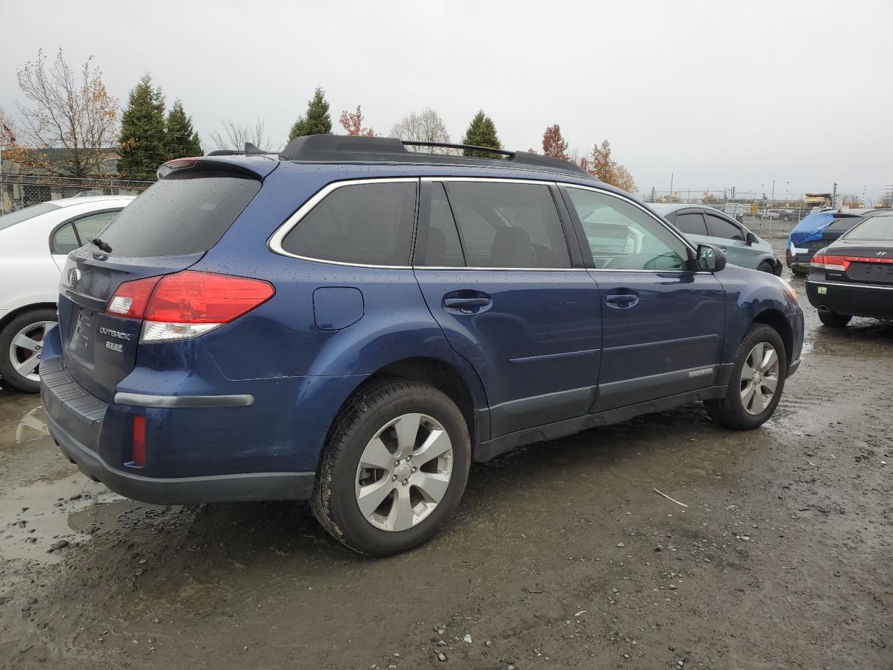 2011 Subaru Outback - Image 3