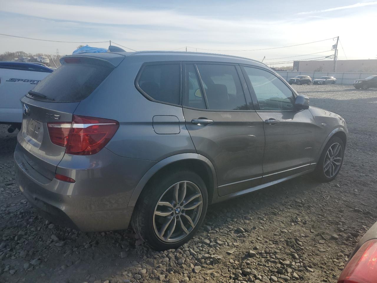 VIN 5UXWY3C59F0F83853 2015 BMW X3 no.3