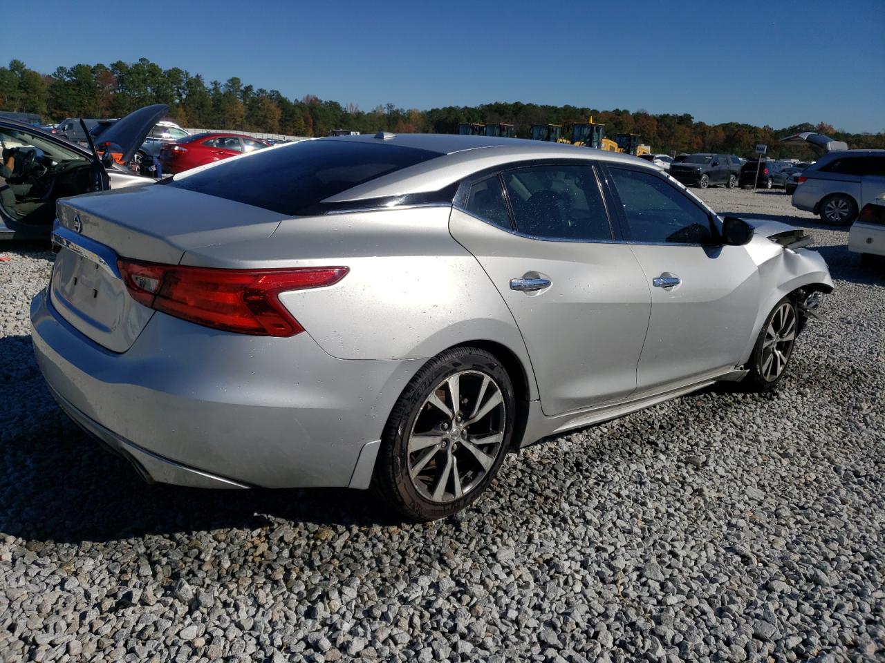 2016 Nissan Maxima - Image 3
