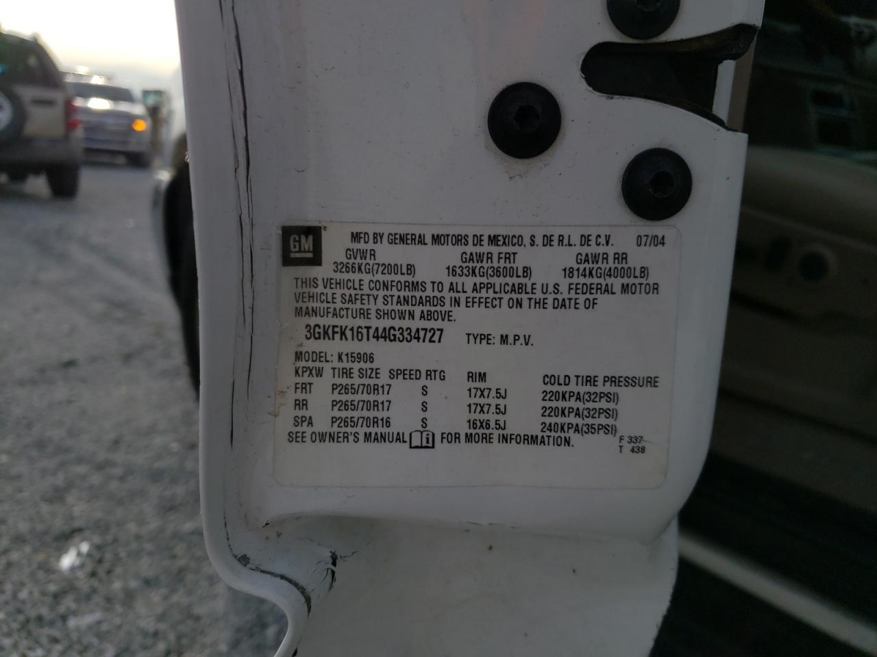 2004 GMC Yukon - Image 15