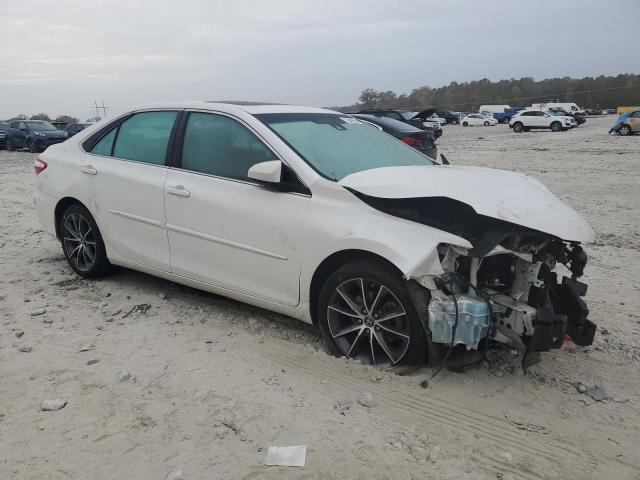  TOYOTA CAMRY 2015 Белы