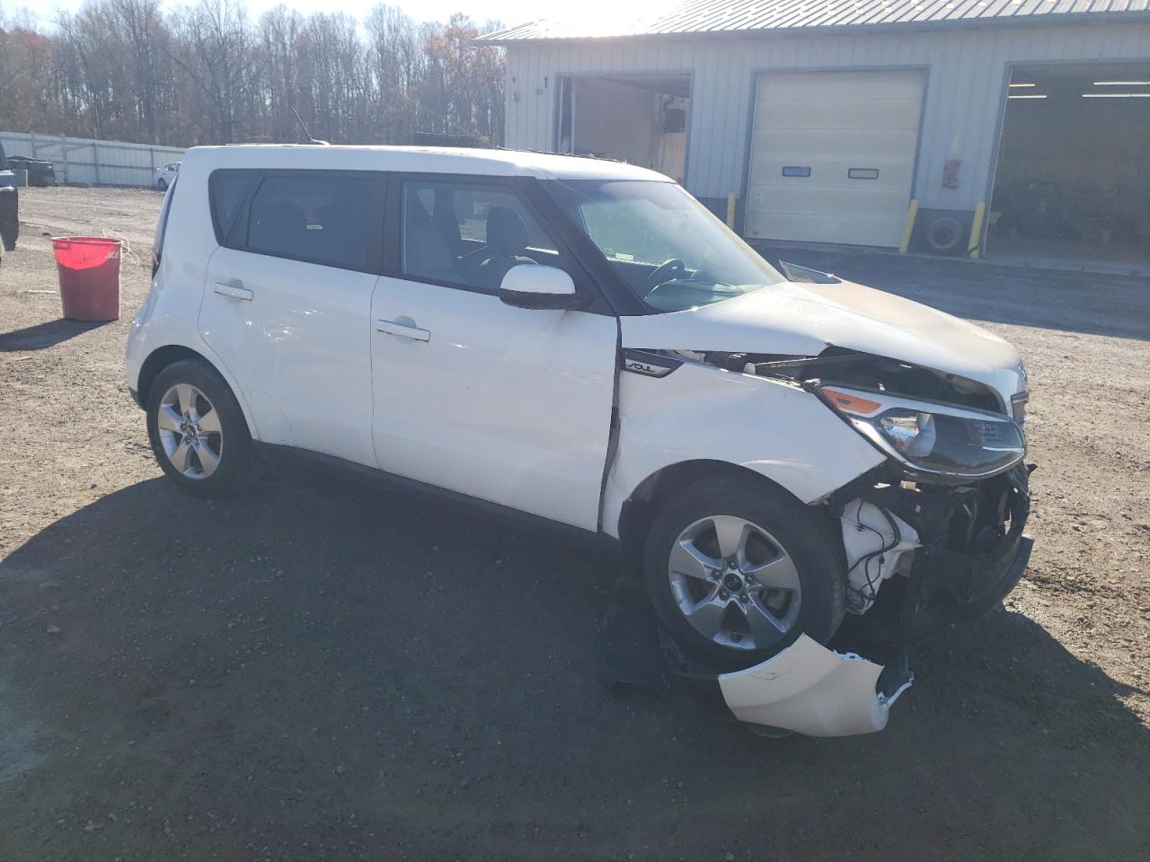 VIN KNDJN2A27K7015526 2019 KIA SOUL no.4