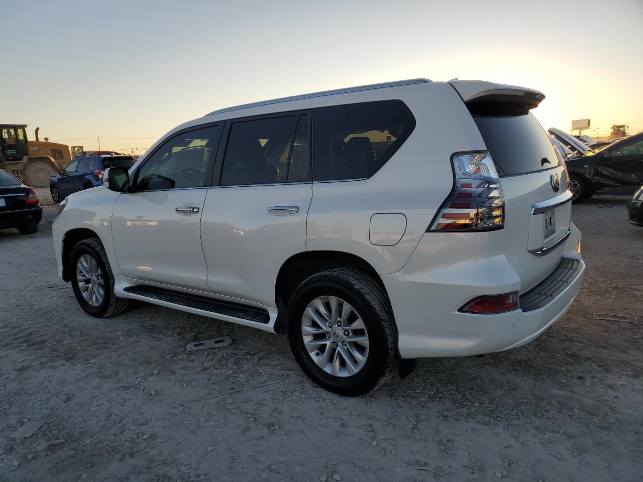 2021 Lexus GX - Image 2