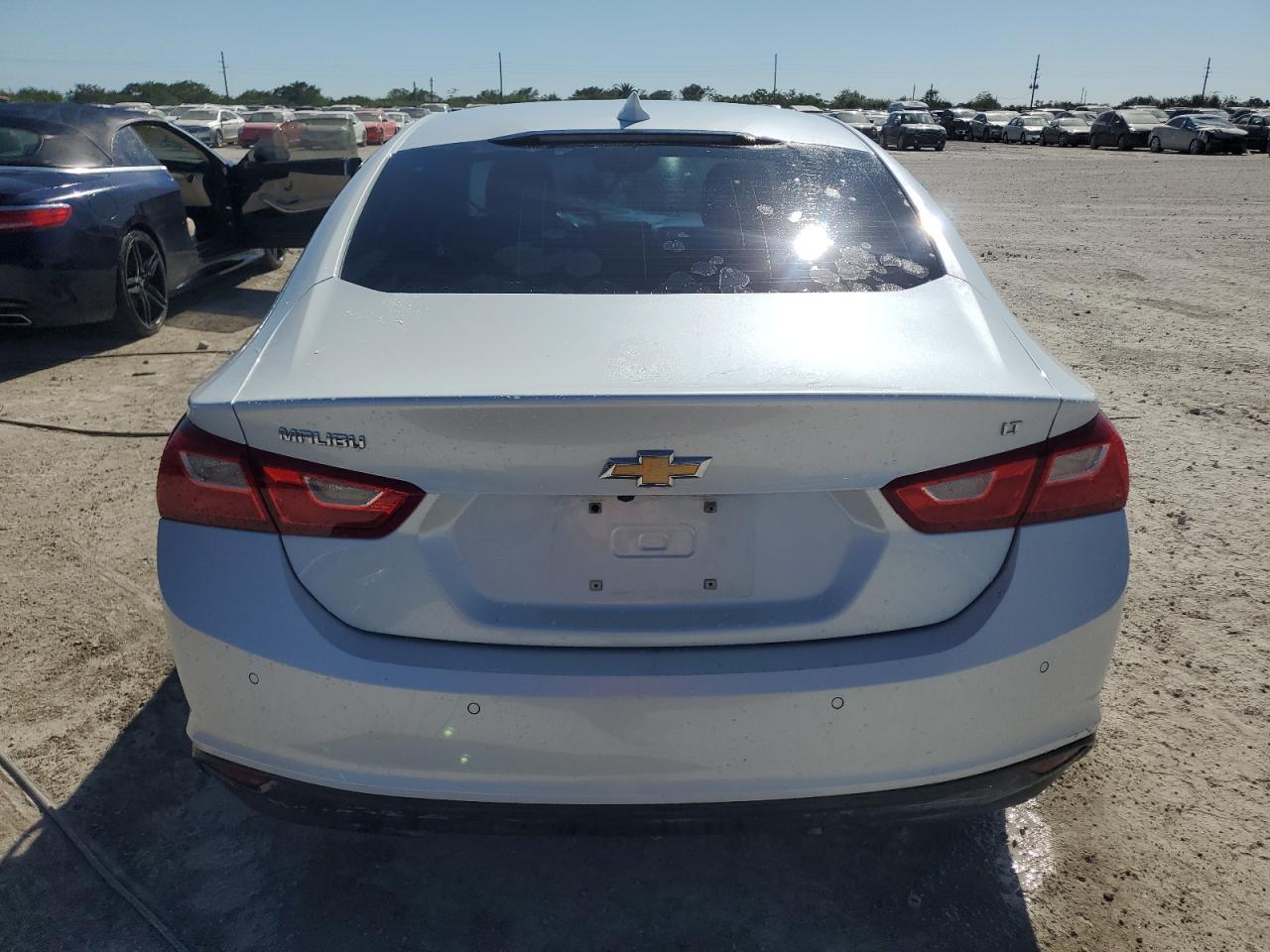 2017 Chevrolet Malibu - Image 6