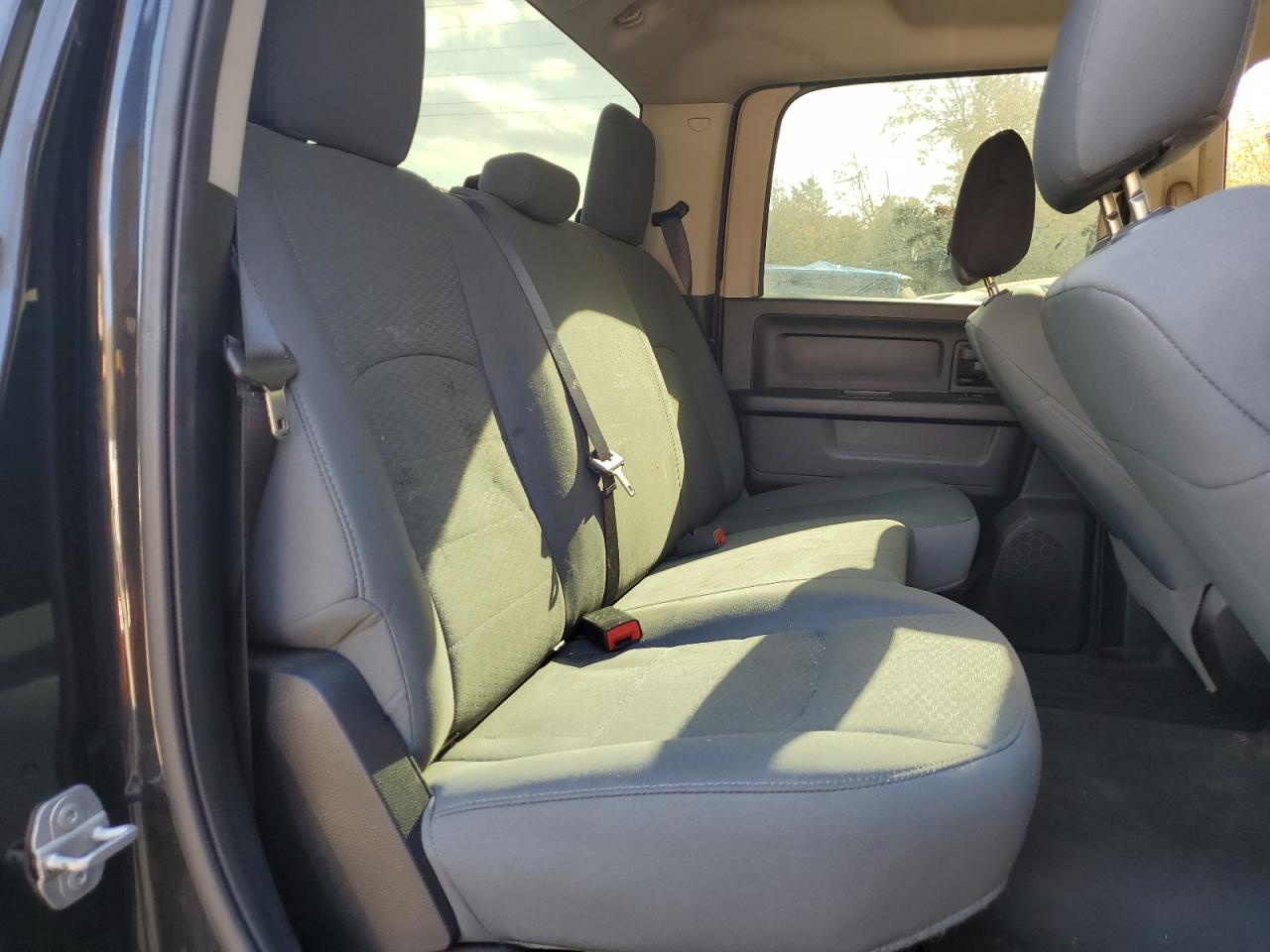 2015 RAM 1500 - Image 10