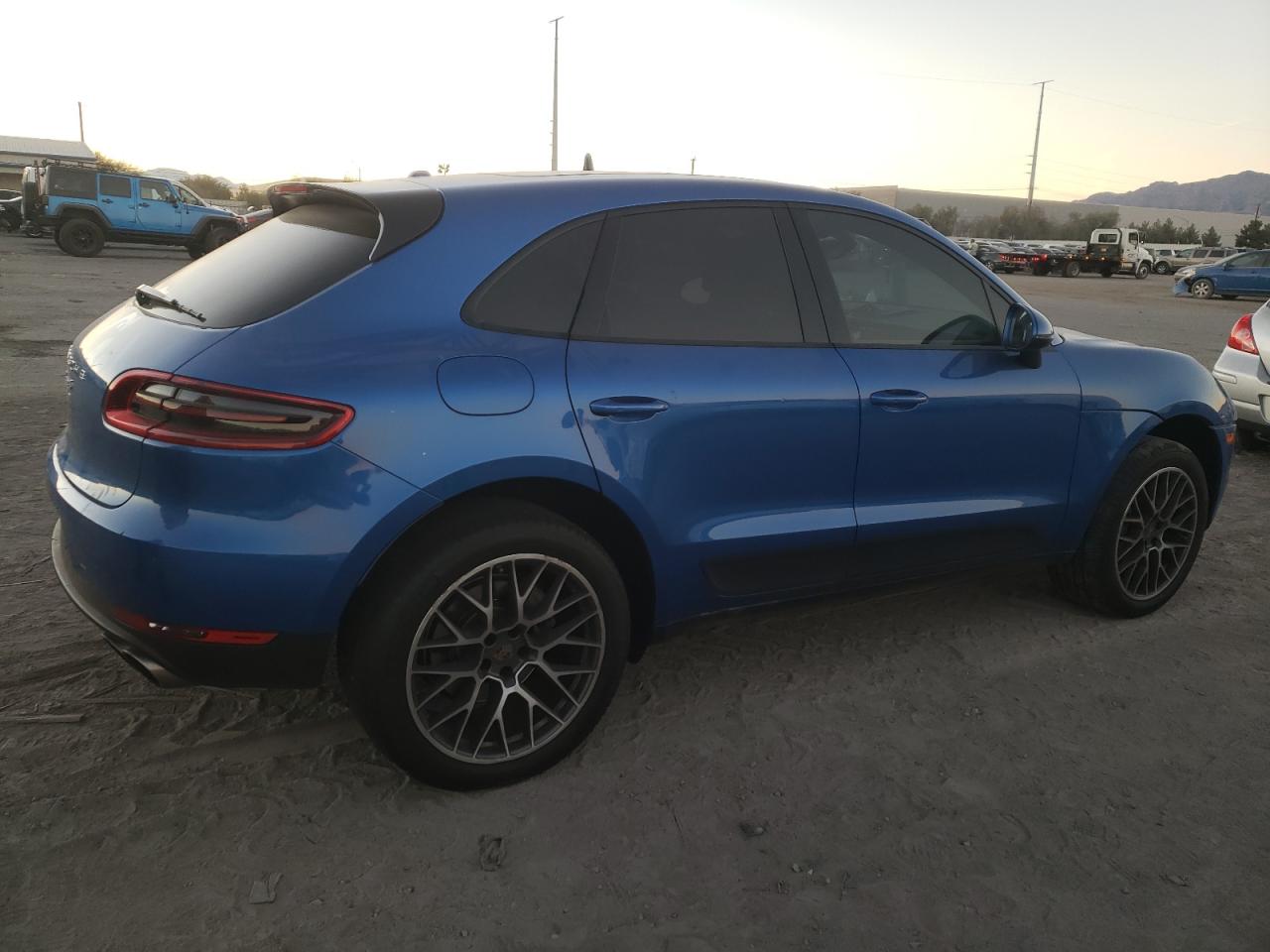 2015 Porsche Macan - Image 3