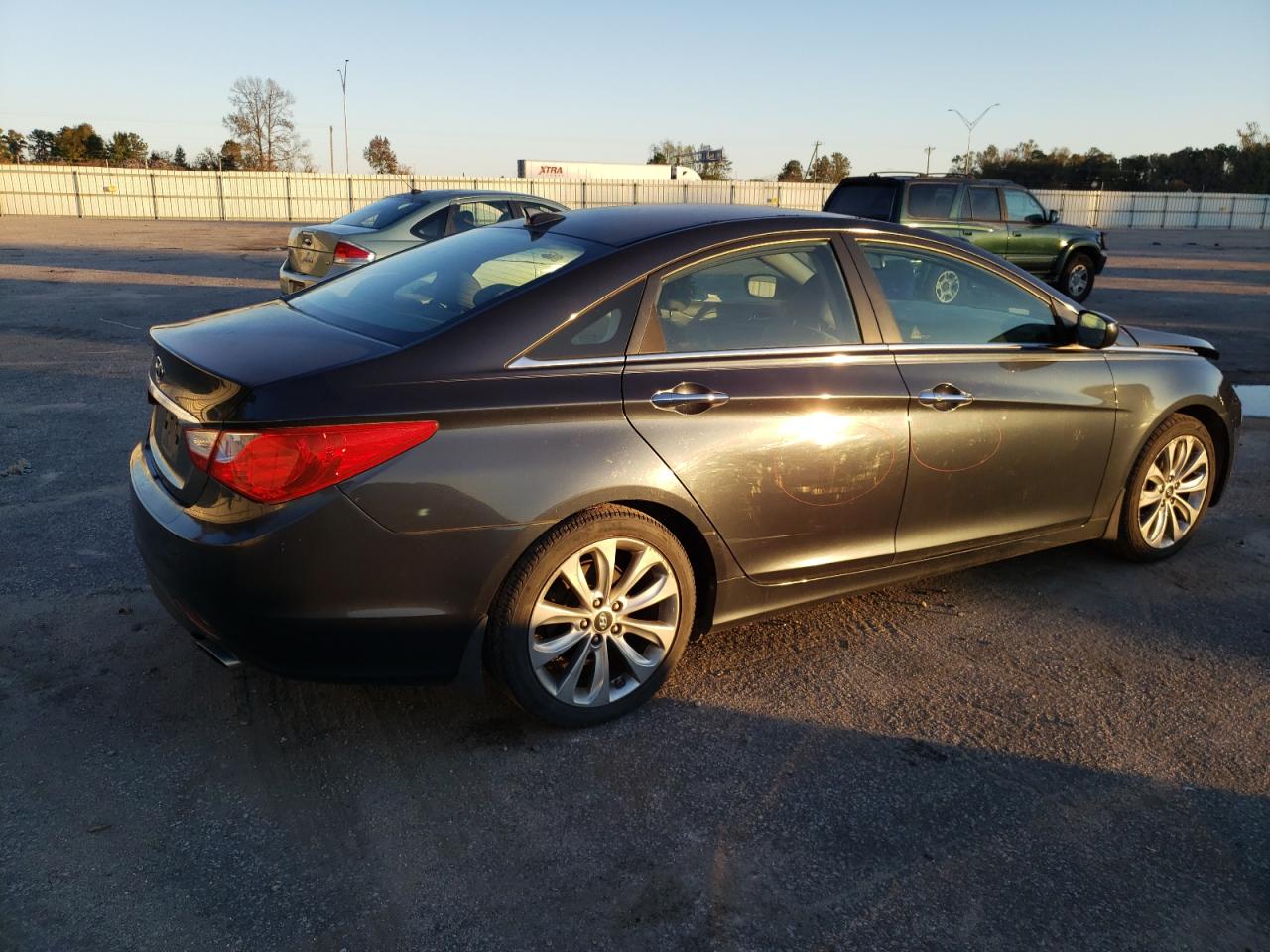 2012 Hyundai Sonata - Image 3