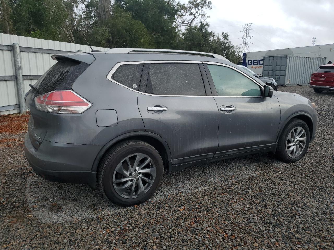 2015 Nissan Rogue - Image 3