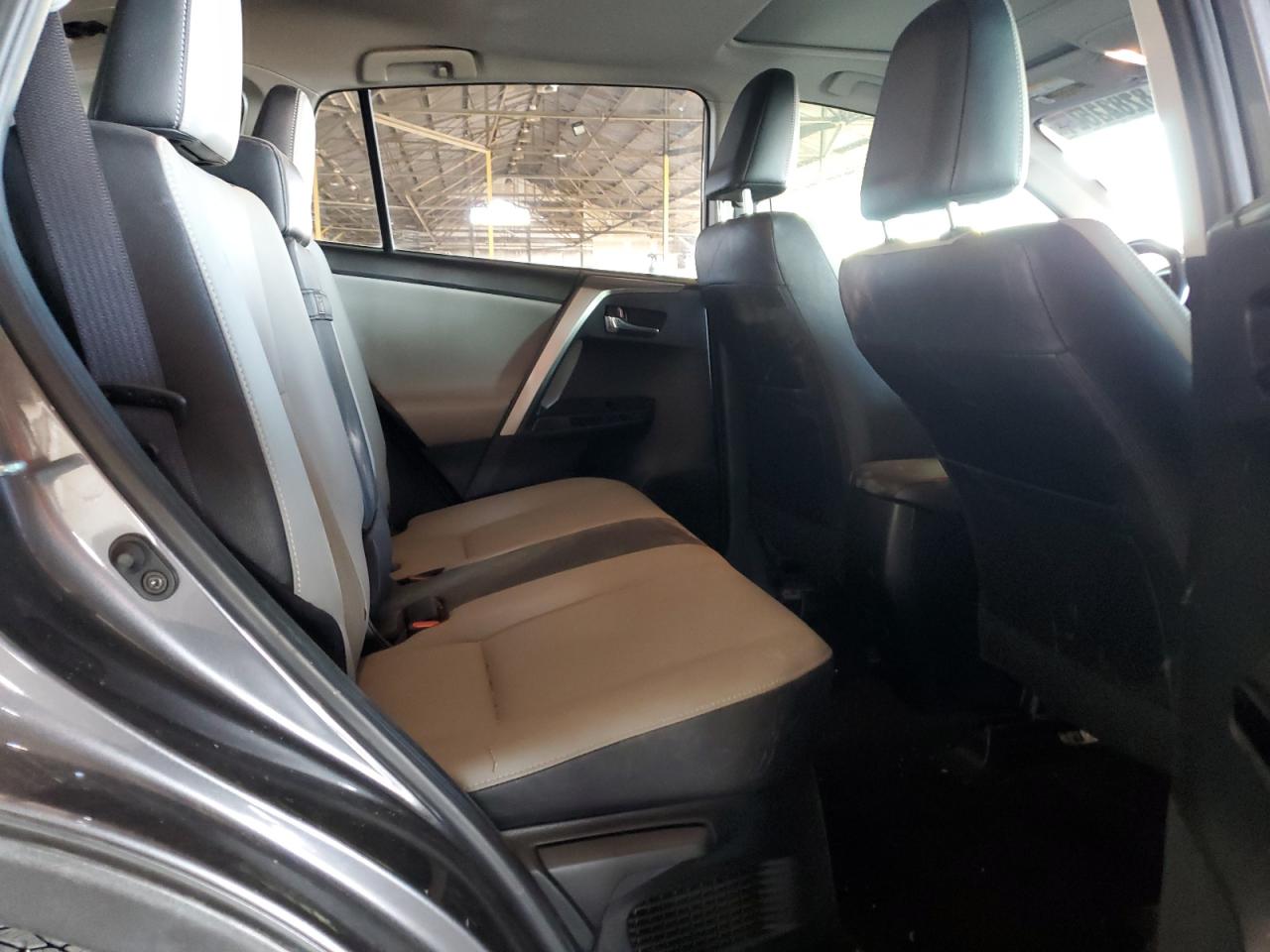 2018 Toyota RAV 4 - Image 10