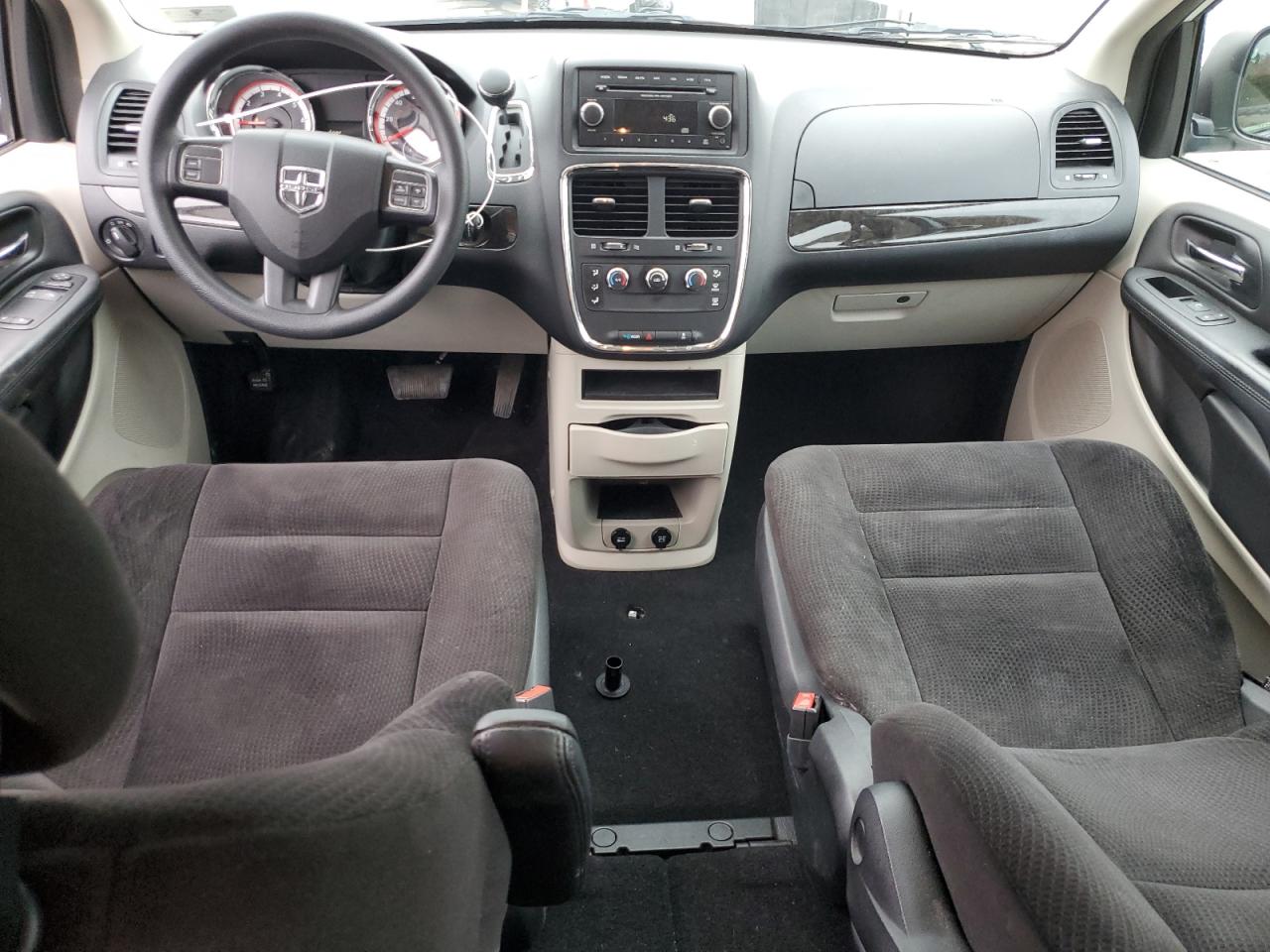 2014 Dodge Caravan - Image 8