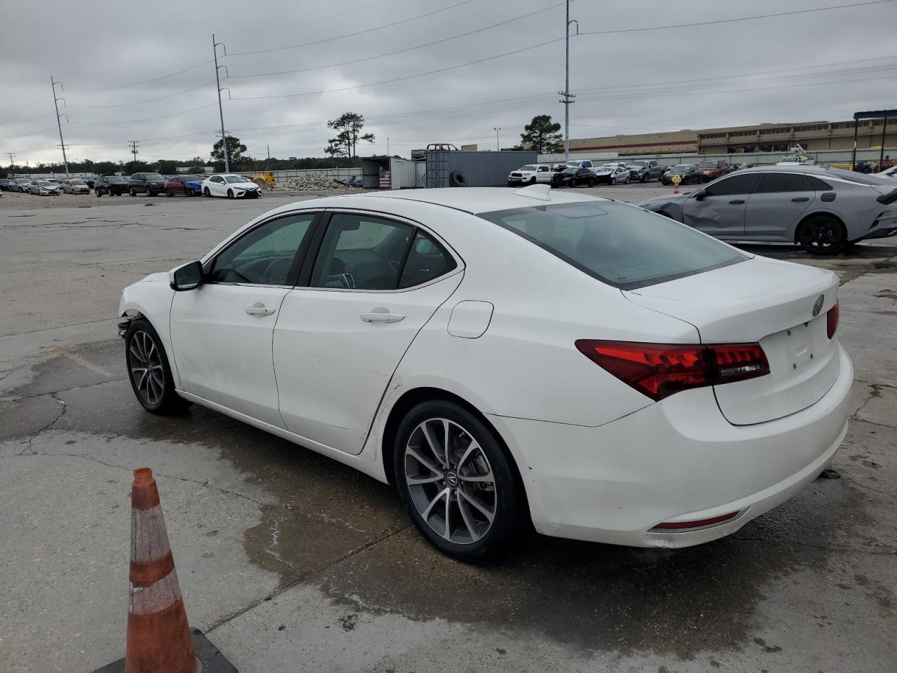 2015 Acura TLX - Image 2