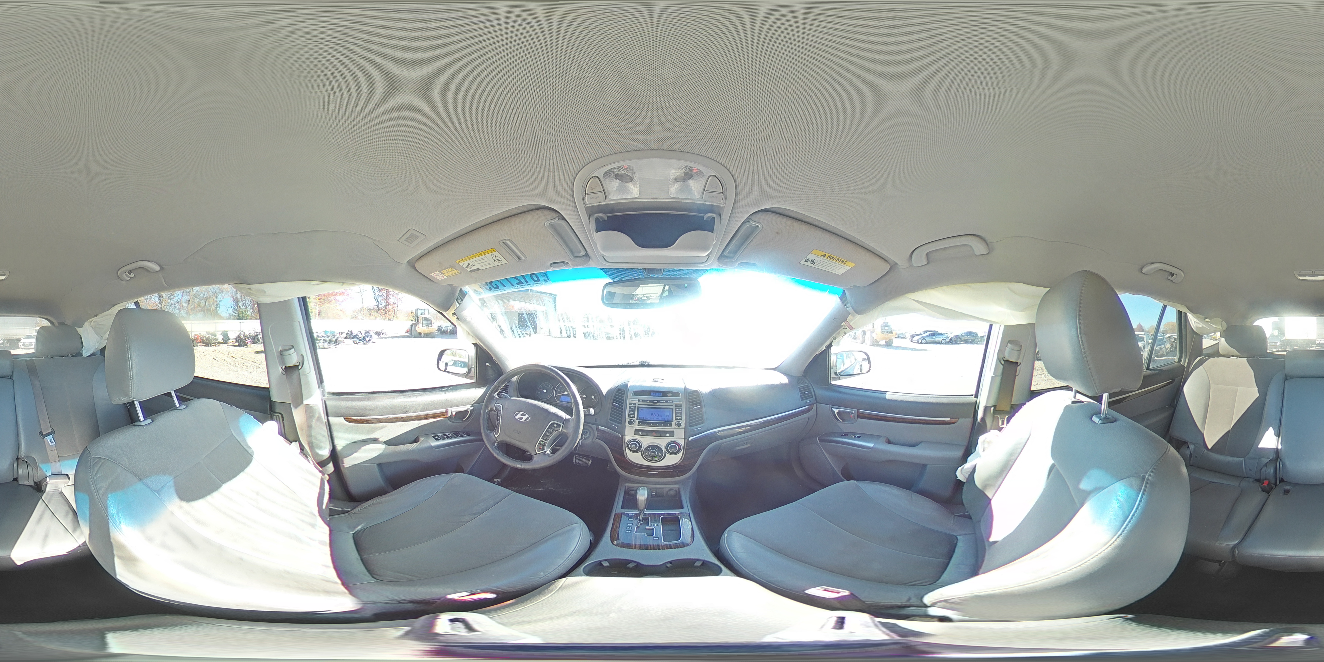 2010 Hyundai Santa Fe - Image 13