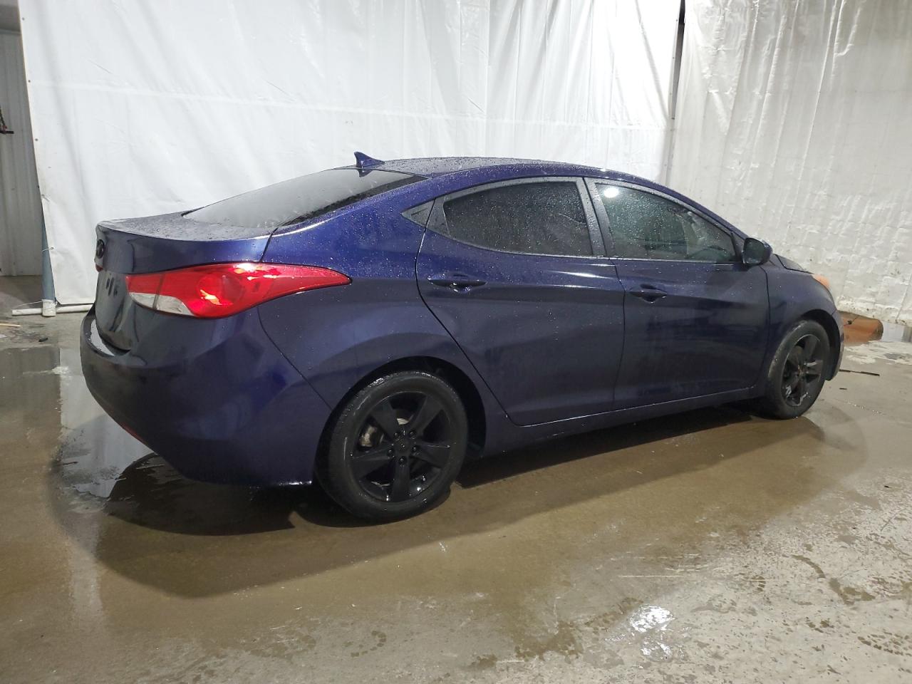 2011 Hyundai Elantra - Image 3