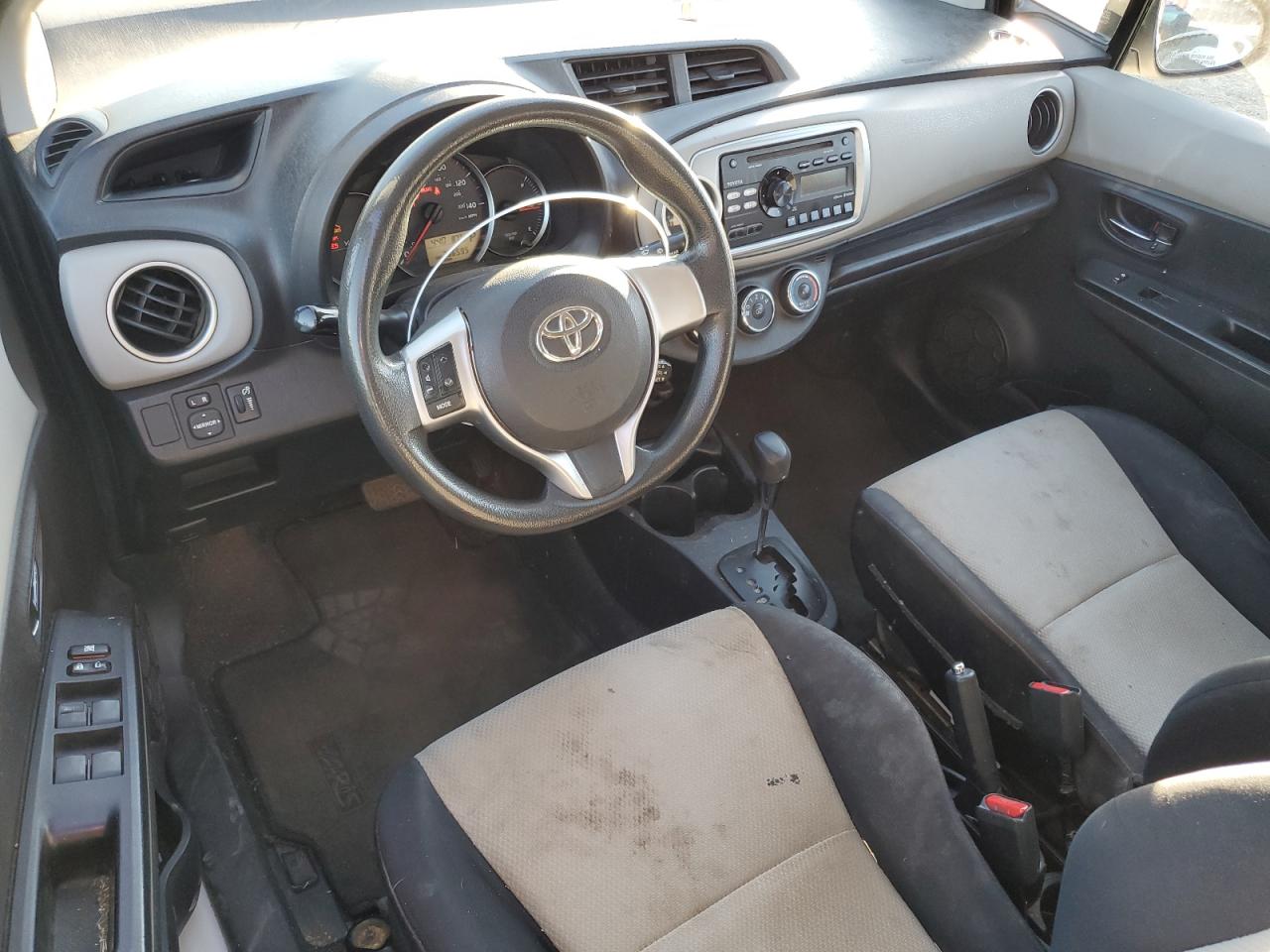 2012 Toyota Yaris - Image 8