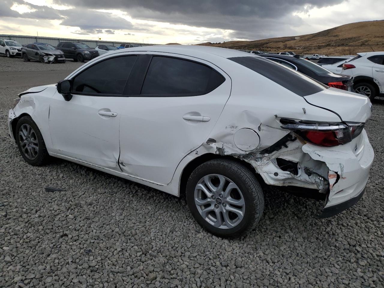 2018 Toyota Yaris - Image 2